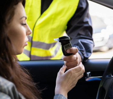 POPILI STE NA SLAVI: Evo koliko dugo ne smete sesti za volan