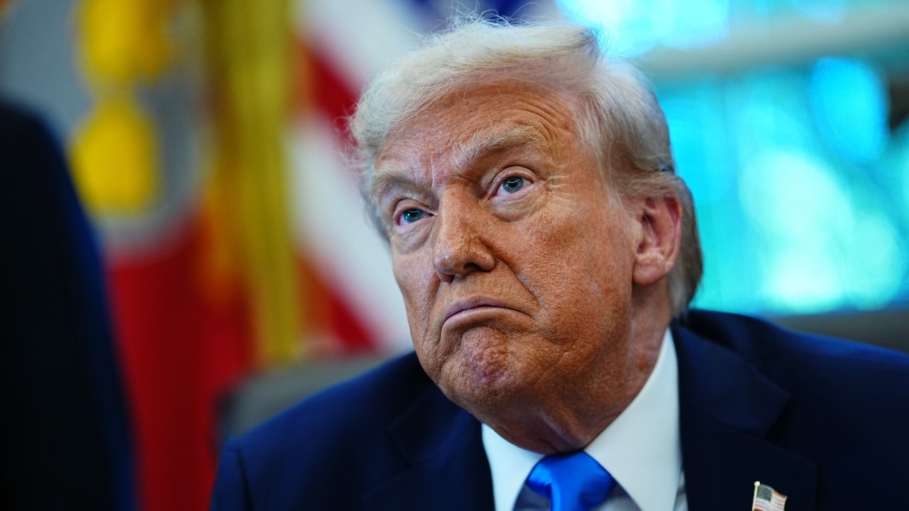 TRAMP POTPISAO: Kraj haosa, milion i po ljudi dobija novac