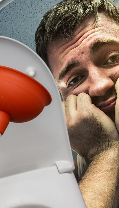 Ovih 9 stvari nikako ne smete da bacate u WC šolju