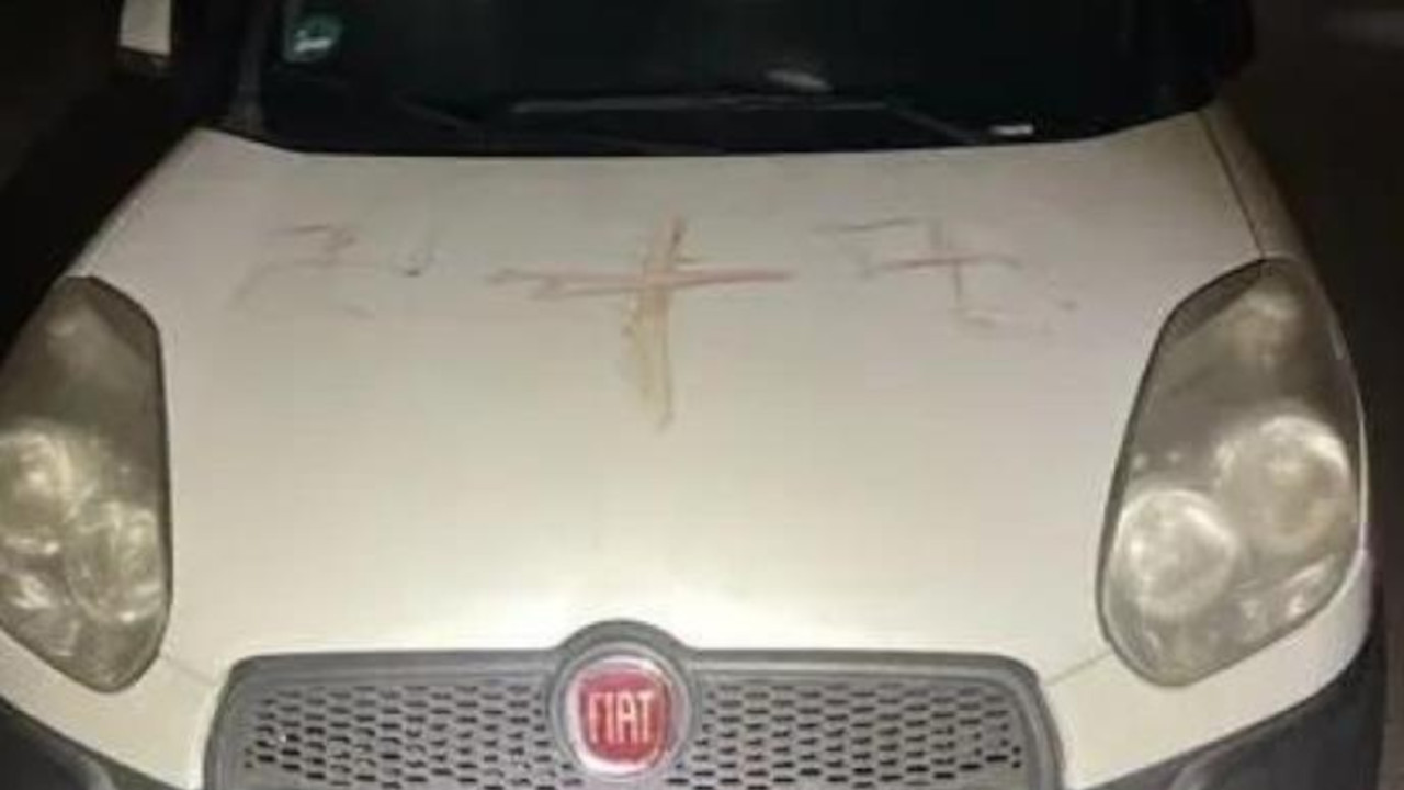 Балканац сопственом крвљу офарбао кола и фасаде у Немачкој