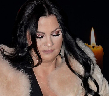 ТУГА: Јана Тодоровић завијена у црно "Био је и моје дете..."