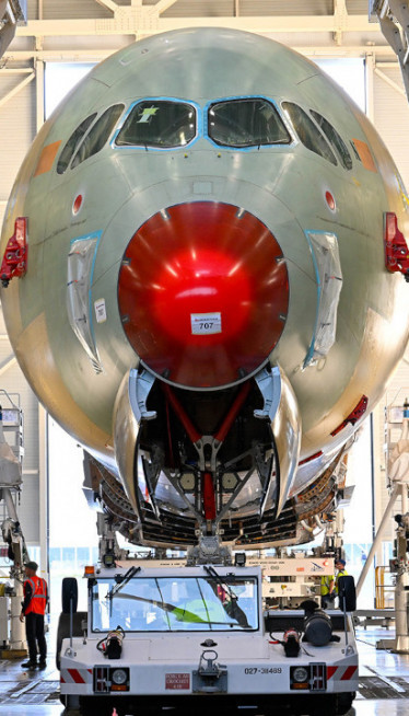 NEBESKO ČUDO: Objavljene slike aviona koji će OBORITI REKORD