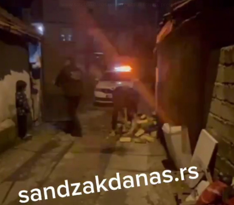 GANULI SRB Komunalci u Pazaru naišli na blokiranu ulicu