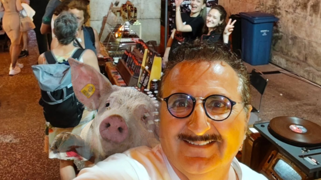 Član slavne "ex-YU" grupe, sad pravi ČOKOLADU OD MASTI SVINJA