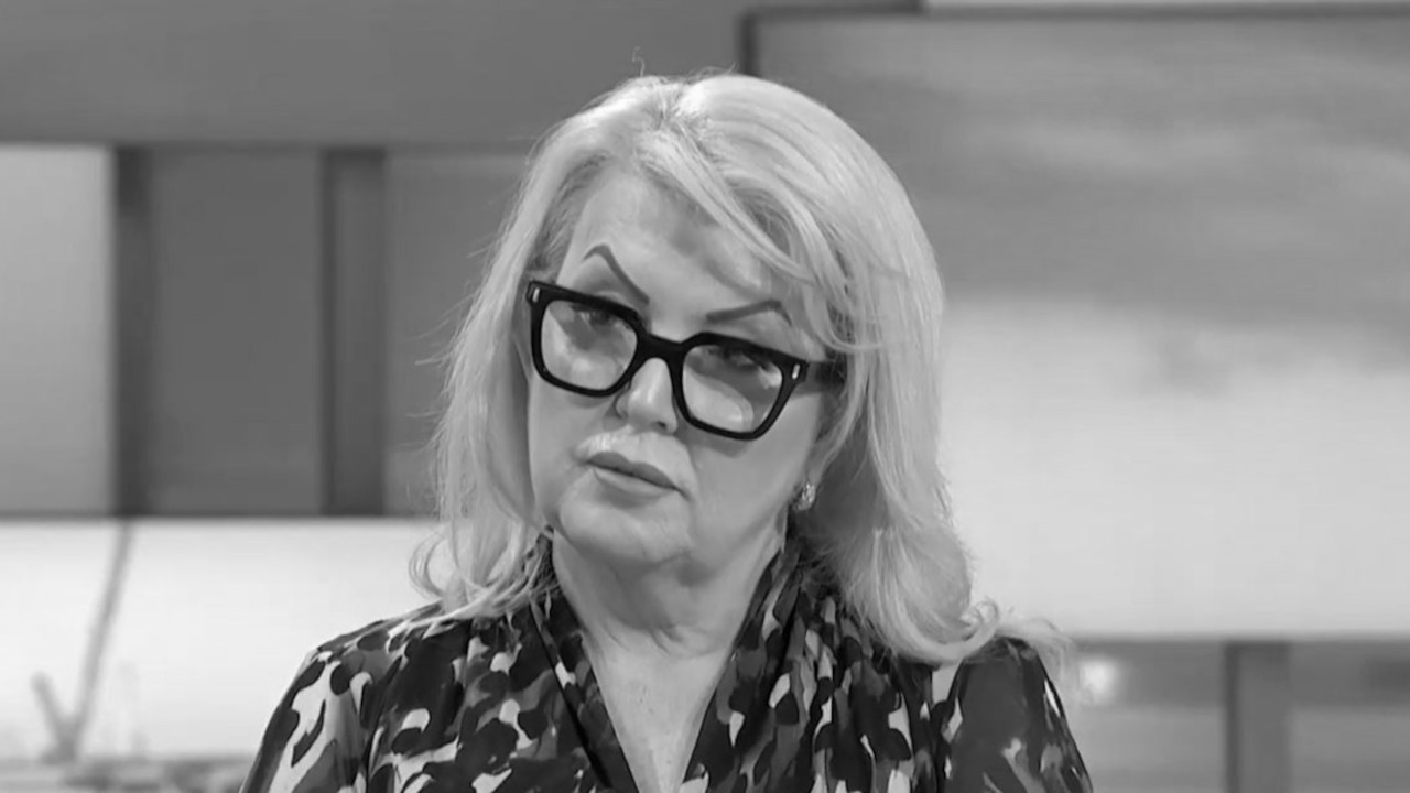 GLEDALA KAKO JOJ UBIJAJU MUŽA: Preminula baronica