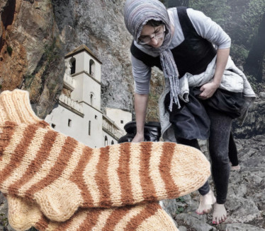 Zašto se u manastir Ostrog nose vunene čarape?