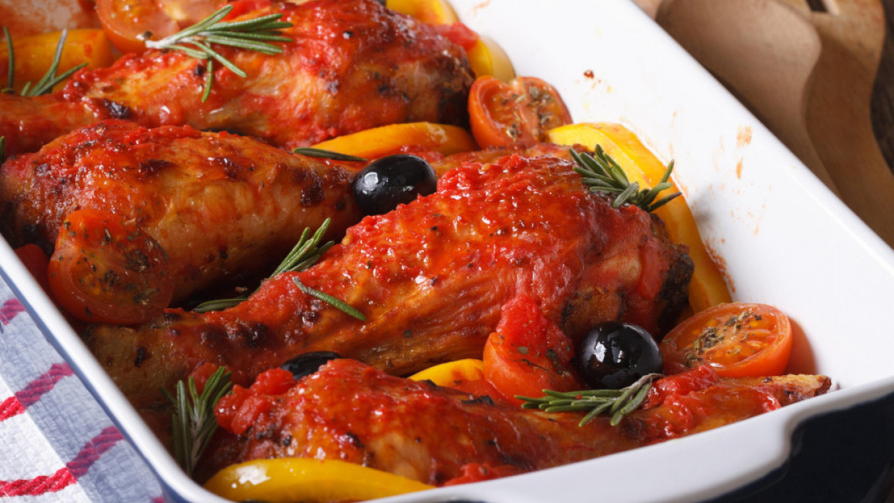 SOČNI I MEKI: Bataci u sosu od ajvara