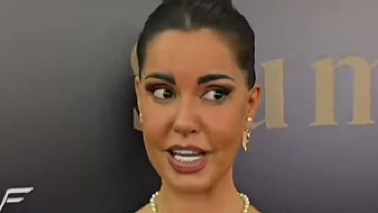 Снимак Дијане Дилајн како прича ЕНГЛЕСКИ преплавио мреже