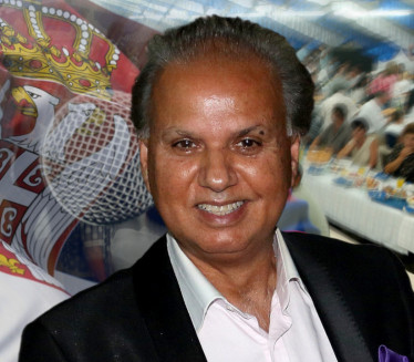 PESMA - 20.000€: Zašto je Muharem počeo da peva na srpskom?