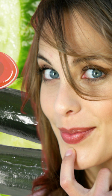 NIJE ZBOG ESTETIKE: Zašto se krastavac prodaje u foliji?