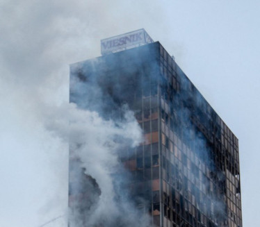 GORI NA 1000°: Vatrogasci čuli PUCNJE, napustili Vjesnik