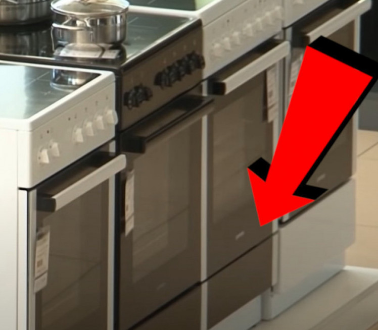 MNOGI GREŠE: Čemu tačno služi fioka na dnu šporeta?