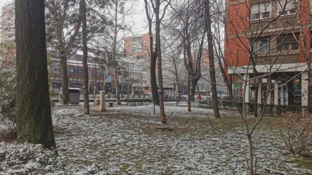 SNEG STIŽE I U BEOGRAD: Danas pravi zimski dan
