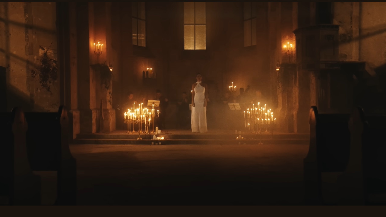 Фолкерка снимила спот у цркви:"Изнајмљује се и плаћа"(ВИДЕО)