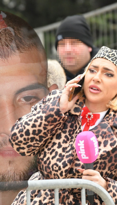 "Mali Veljko, u pravu si! Sveta vodica se NE PROSIPA NA POD"