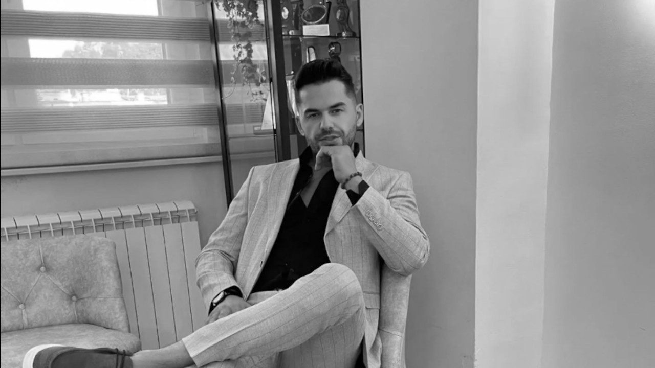 Umro folker (40) čijom pesmom je Selma razbesnela Srbiju