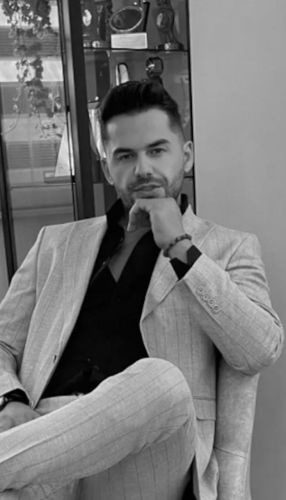 Umro folker (40) čijom pesmom je Selma razbesnela Srbiju