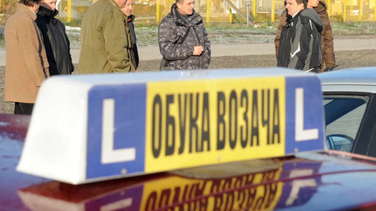 Jedan od 6 vozača priznaje da bi danas pao na vozačkom