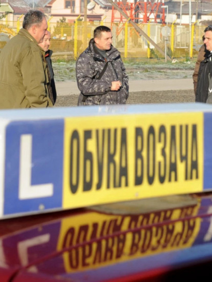 Jedan od 6 vozača priznaje da bi danas pao na vozačkom