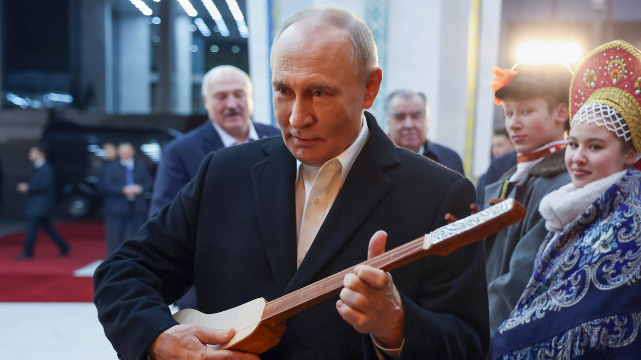 "RAŠTIMOVAN JE!" Putin svira, Lukašenko umire od smeha FOTO