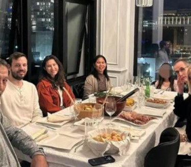 I SVEKAR VLADE: Stigla Divčeva snajka sa Filipina (FOTO)