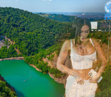 Starleta gradi farmu na Fruškoj gori,kupuje kuću kod jezera