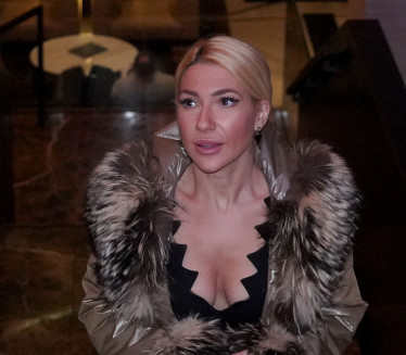 VOZI SPEJ ŠATL: Evo u kakvom luksuzu uživa Jovanin dečko