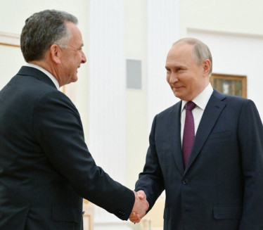 TRAMPOVA DELEGACIJA STIGLA U KREMLJ Uskoro sastanak s Putinom