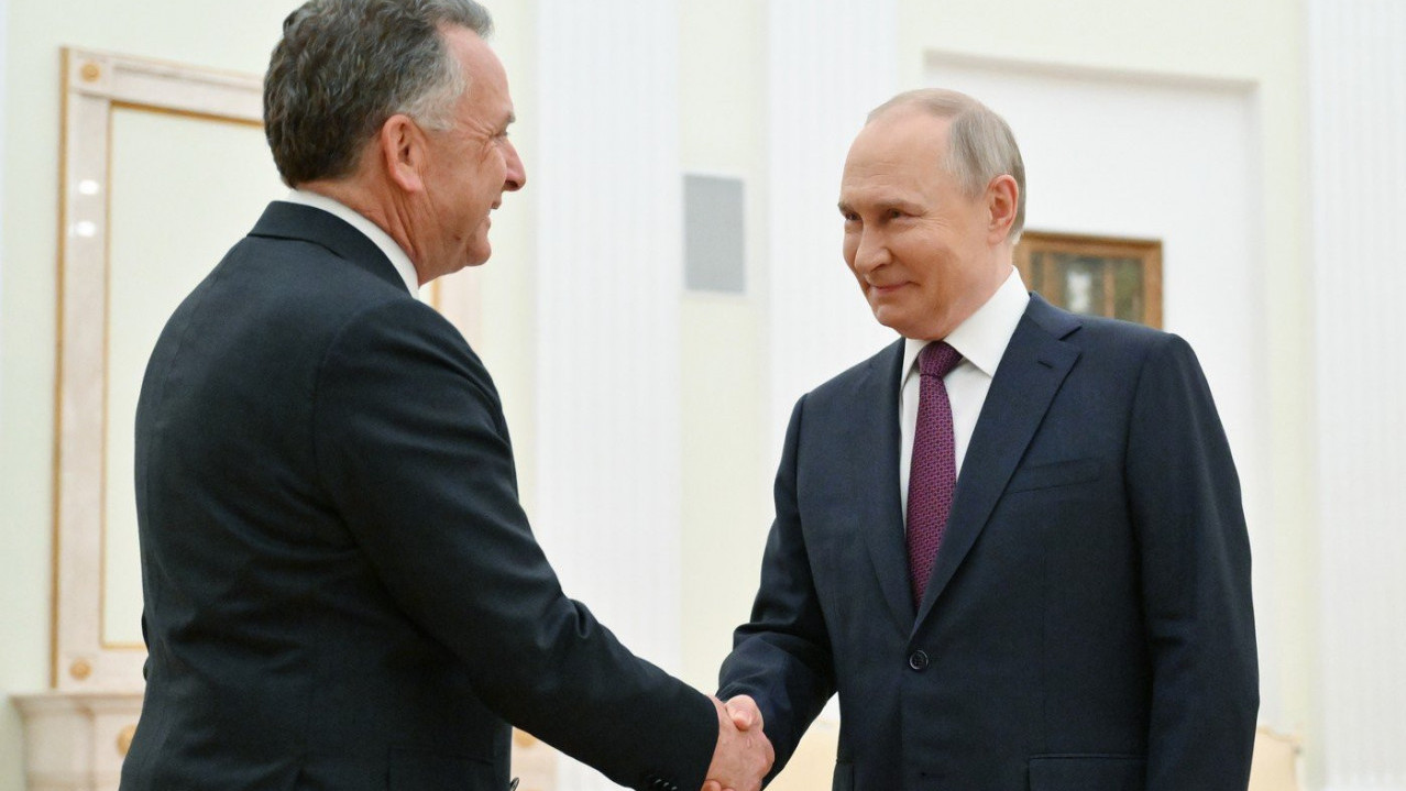 ТРАМПОВА ДЕЛЕГАЦИЈА СТИГЛА У КРЕМЉ Ускоро састанак с Путином