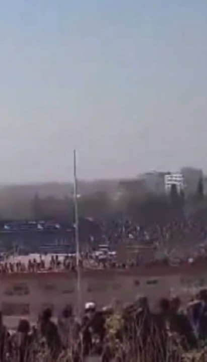 (UZNEMIRUJUĆE) 10.000 ljudi na javnom pogubljenju (VIDEO)