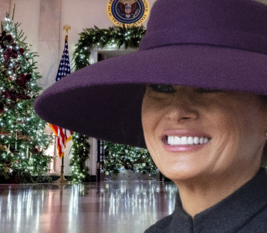 MELANIJA OKITILA BELU KUĆU: Tramp spreman za praznike!