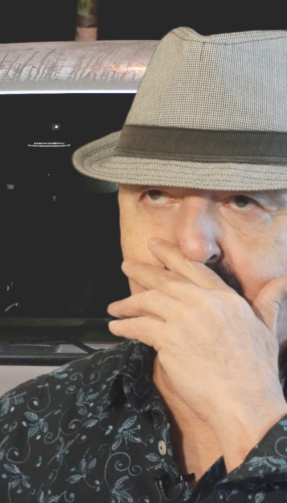 "OSAKAĆENA SAM..." Pevačica priznala da se viđala sa Harisom