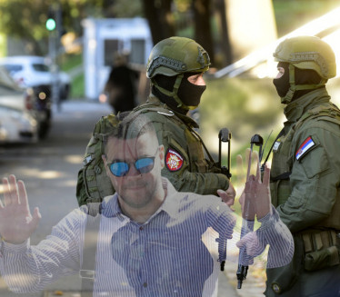 ISKOČILI PRED NJEGA: Žandarmerija privela folkera u Vranju