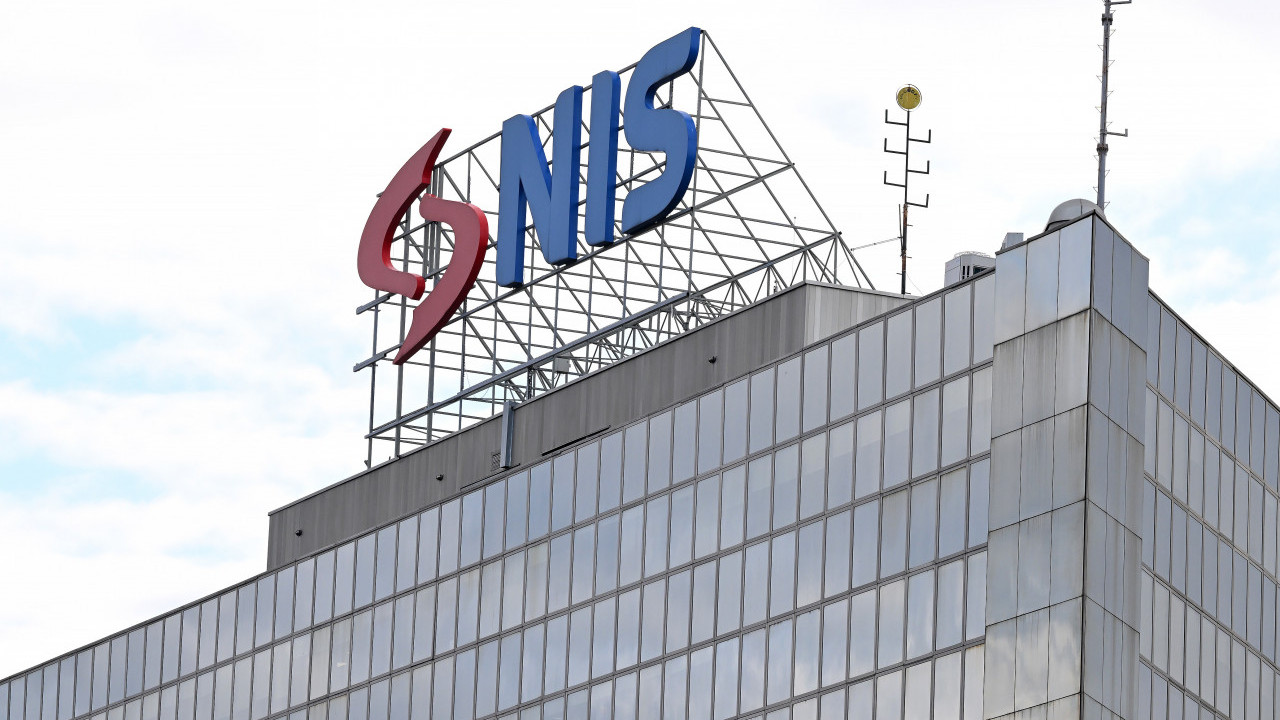 РУСИ: Са МОЛ-ом потписан договор о намерама о продаји НИС-а