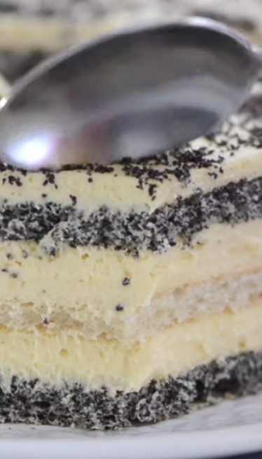 КОЛАЧ СА МАКОМ: Врло укусан и једноставан за припрему