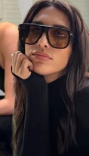 JELISAVETA POKAZALA TELO: Sve se ocrtava u uskom kombinezonu