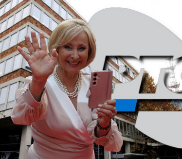 БЛАМ! Водитељки усред "Дневника" попуцала дугмад на сакоу