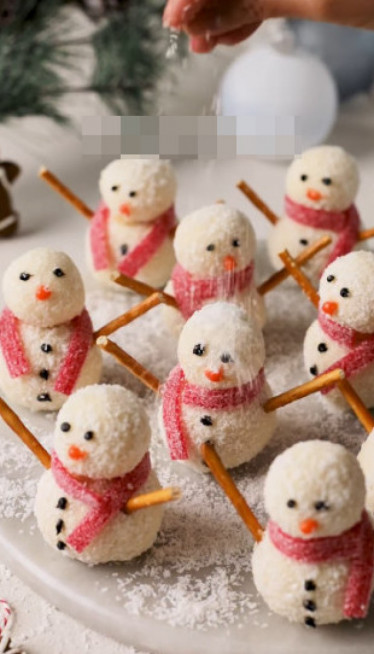 DEKORATIVNI SNEŠKO BELIĆ: Brzinski ukusni kolači