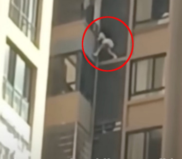 ДРАМА НА 10. СПРАТУ: Љубавници чули звоно