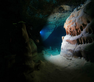 РОНИОЦИ ЗАНЕМЕЛИ: У дубинама пронашли ЧУДЕСНО БЛАГО