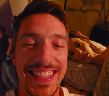 Kako izgledaju intimne scene IZA kamera?  (VIDEO)