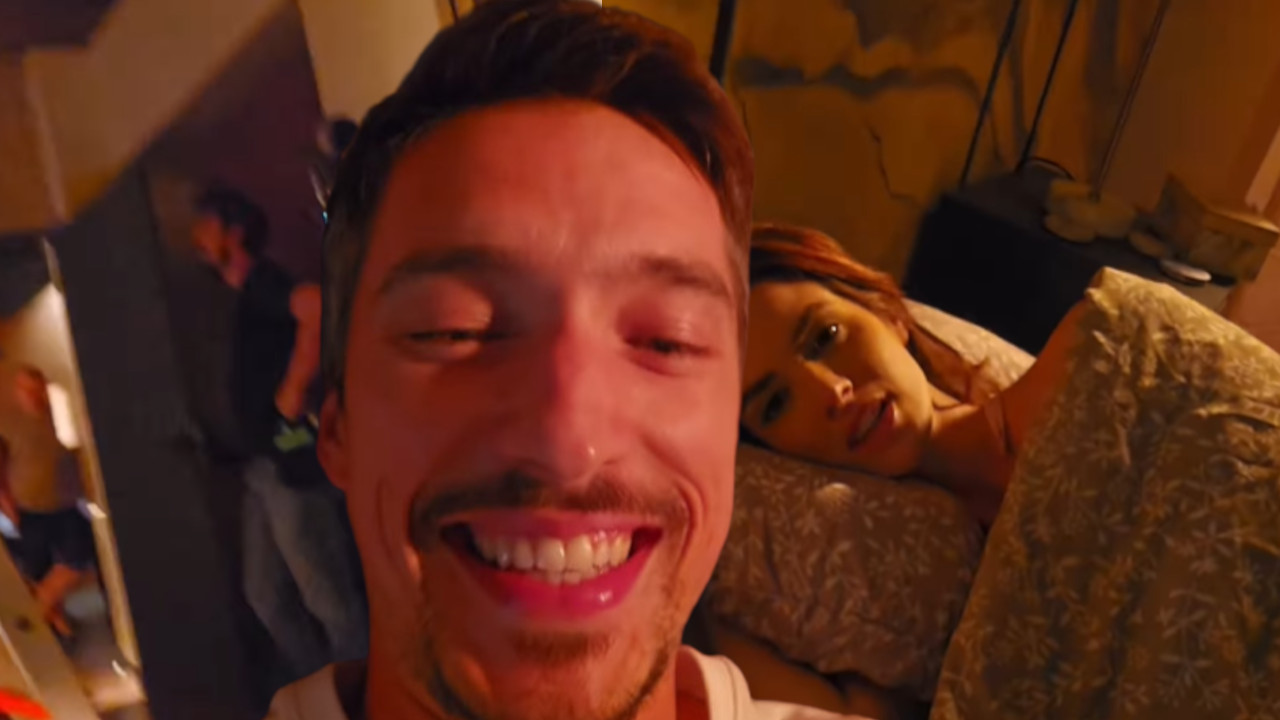 Kako izgledaju intimne scene IZA kamera?  (VIDEO)