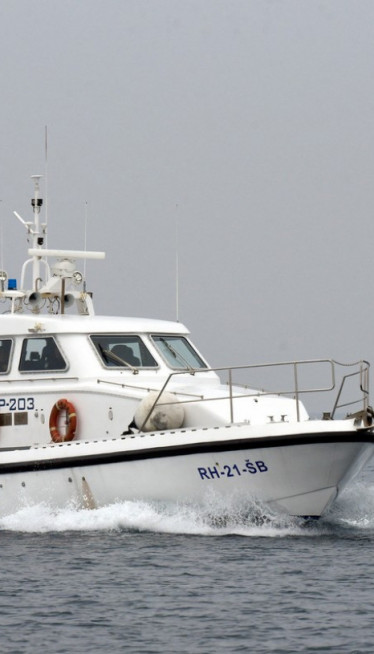 ПРЕВРНУО СЕ ЧАМАЦ НА САВИ: Има мрвих, велики број у болници