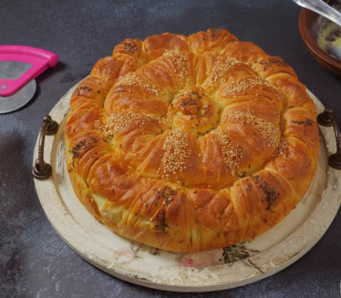 KRALJICA BOŽIĆNE TRPEZE: Kako se sprema česnica?