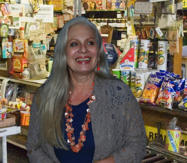 "ЗАМОЛИЛА САМ ПРИЈАТЕЉА ДА МЕ ЗАПОСЛИ У РАДЊИ"