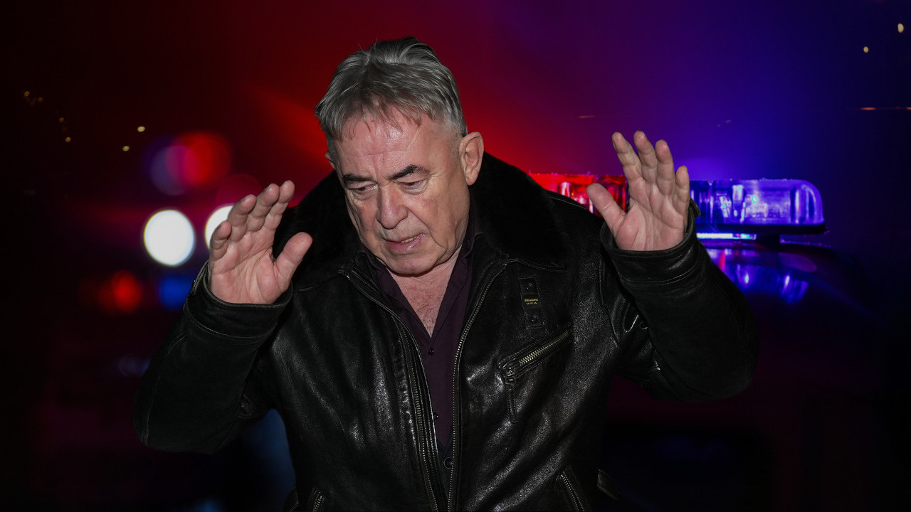 МИМУ ЗАУСТАВИЛА ПОЛИЦИЈА: Кренуо у кафану, а у колима...