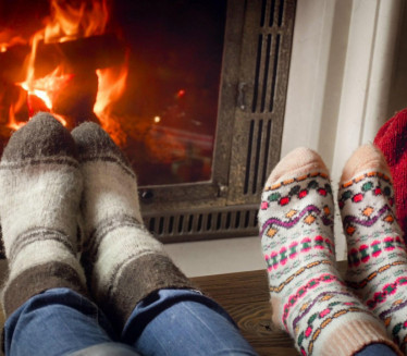 DOKTOR OTKRIVA Zašto je ženama uvek HLADNIJE nego muškarcima