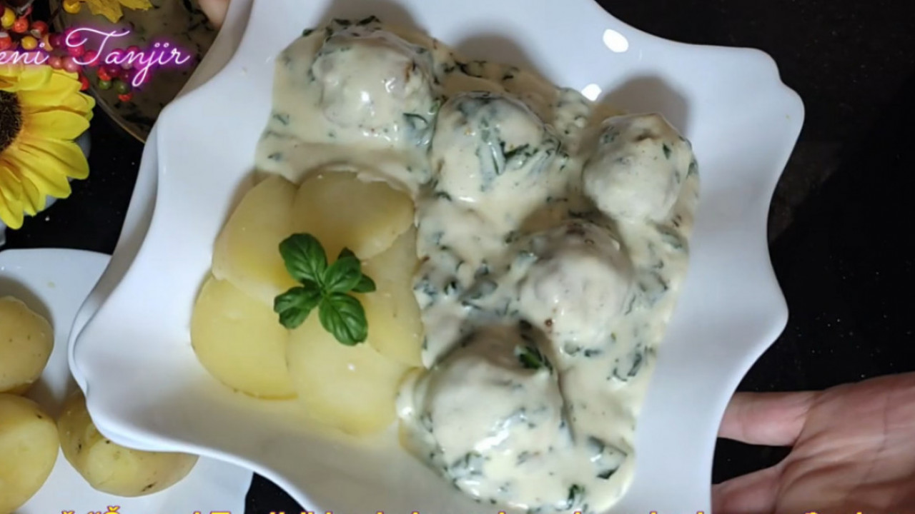 ПИЛЕЋЕ ЋУФТЕ У СОСУ ОД СПАНАЋА: Невероватно меке!