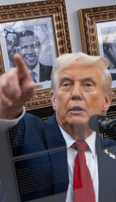 NISU LEPI Tramp obesio pločice s opisima bivših predsednika