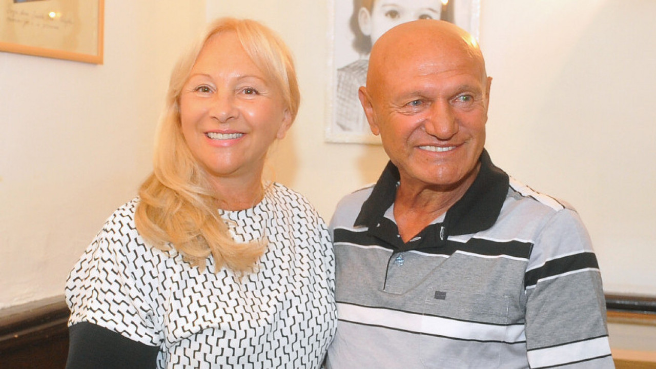 OKUPLJENI SVI ZA STOLOM: Veliko slavlje u Šabanovom domu